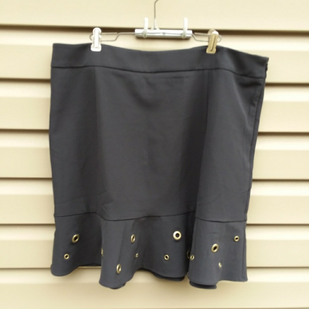 Worthington Sz 18 Black Grommet Skirt